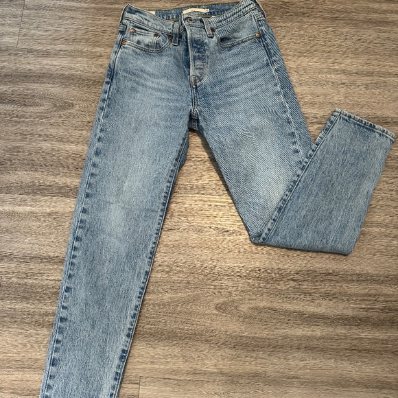 Levi's Women's Premium Wedgie Jeans - Picture 3 of 5
